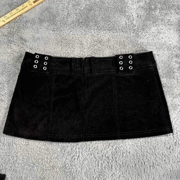 Vintage Y2K Lip Service Black Mini Skirt Gothic Fetish Medium Witchy USA Grunge - Picture 9 of 13